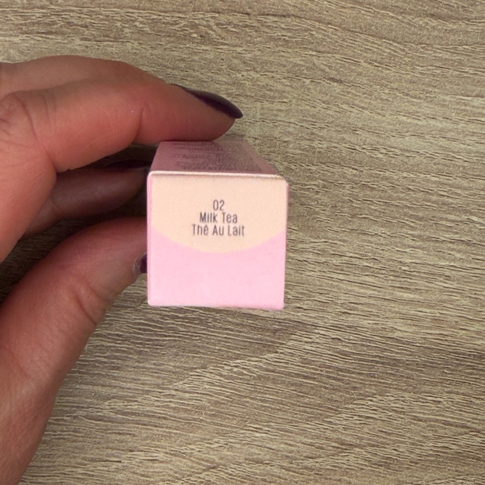 Kaja Gloss Shot Lip Gloss in 02 milk tea. New in box - Picture 6 of 9